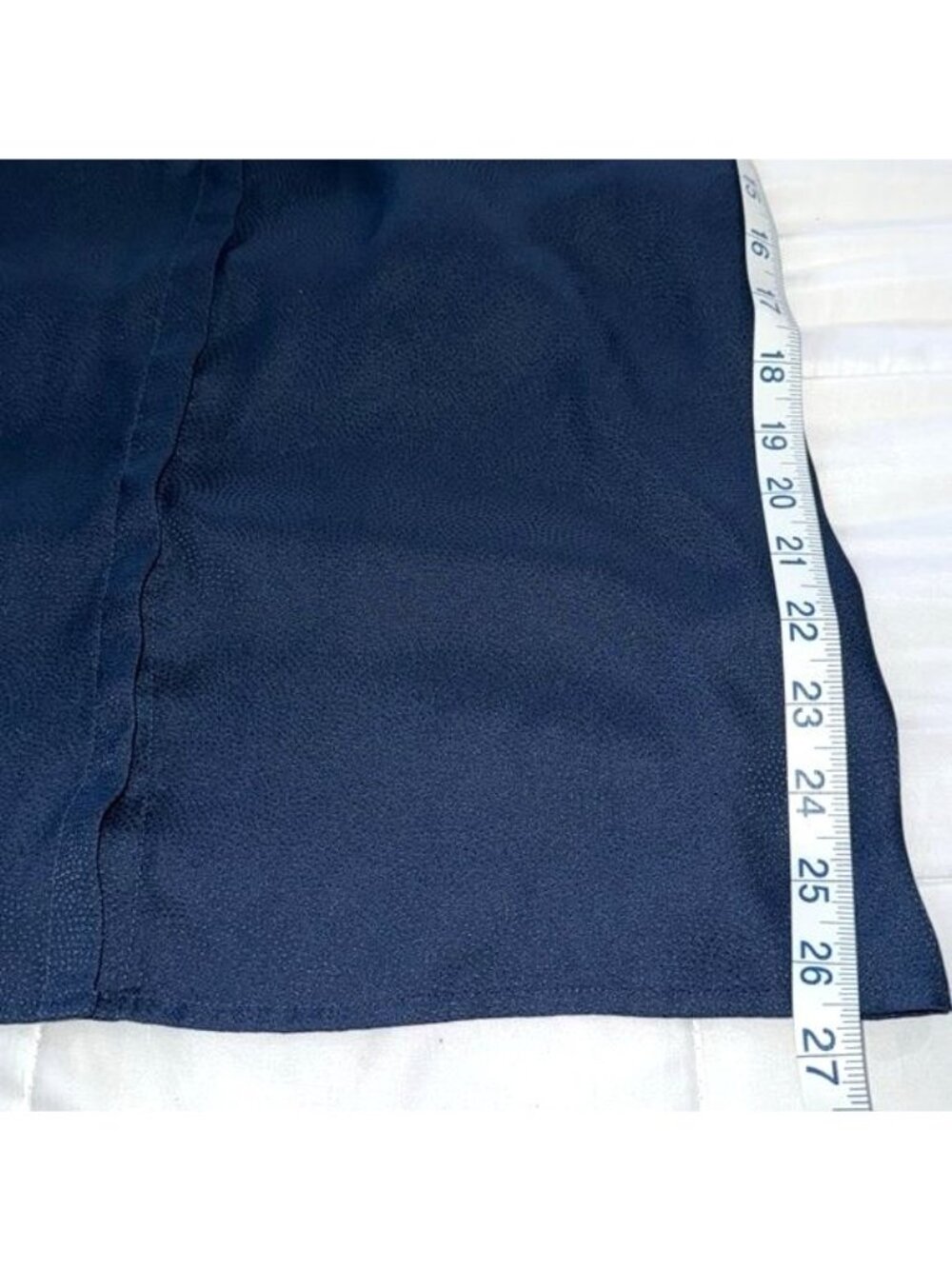 Banana Republic Womens Navy Sleeveless V-Neck Blouse S 100% Polyester - Picture 7 of 8